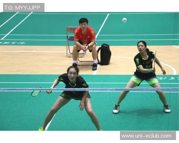 重庆羽毛球队与广州羽毛球队赛后复盘团队协作分析与经验总结